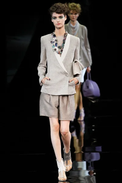 Look 5